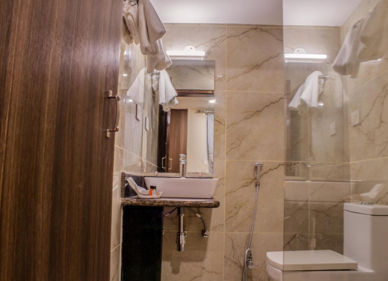 Hotel Lav Kush International Varanasi Exterior photo