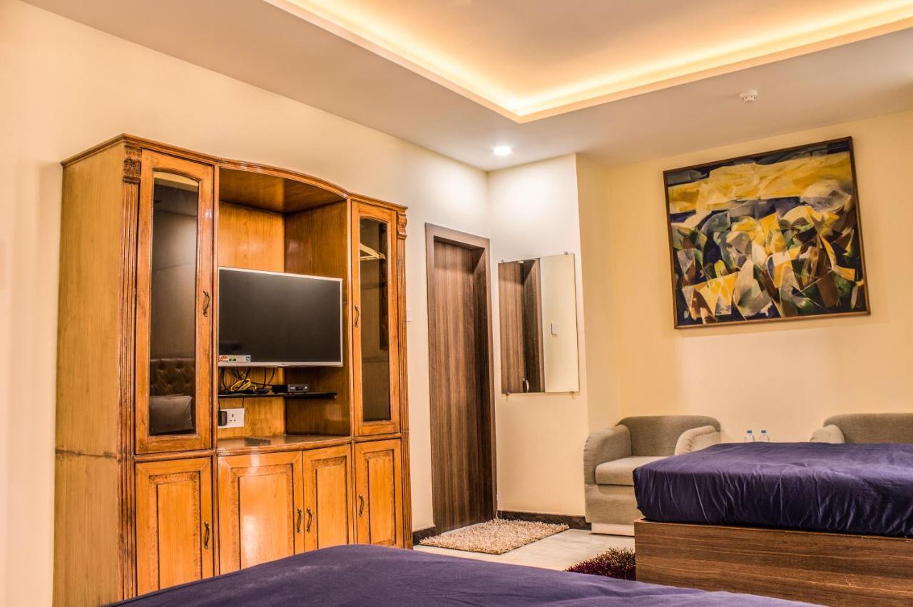 Hotel Lav Kush International Varanasi Exterior photo