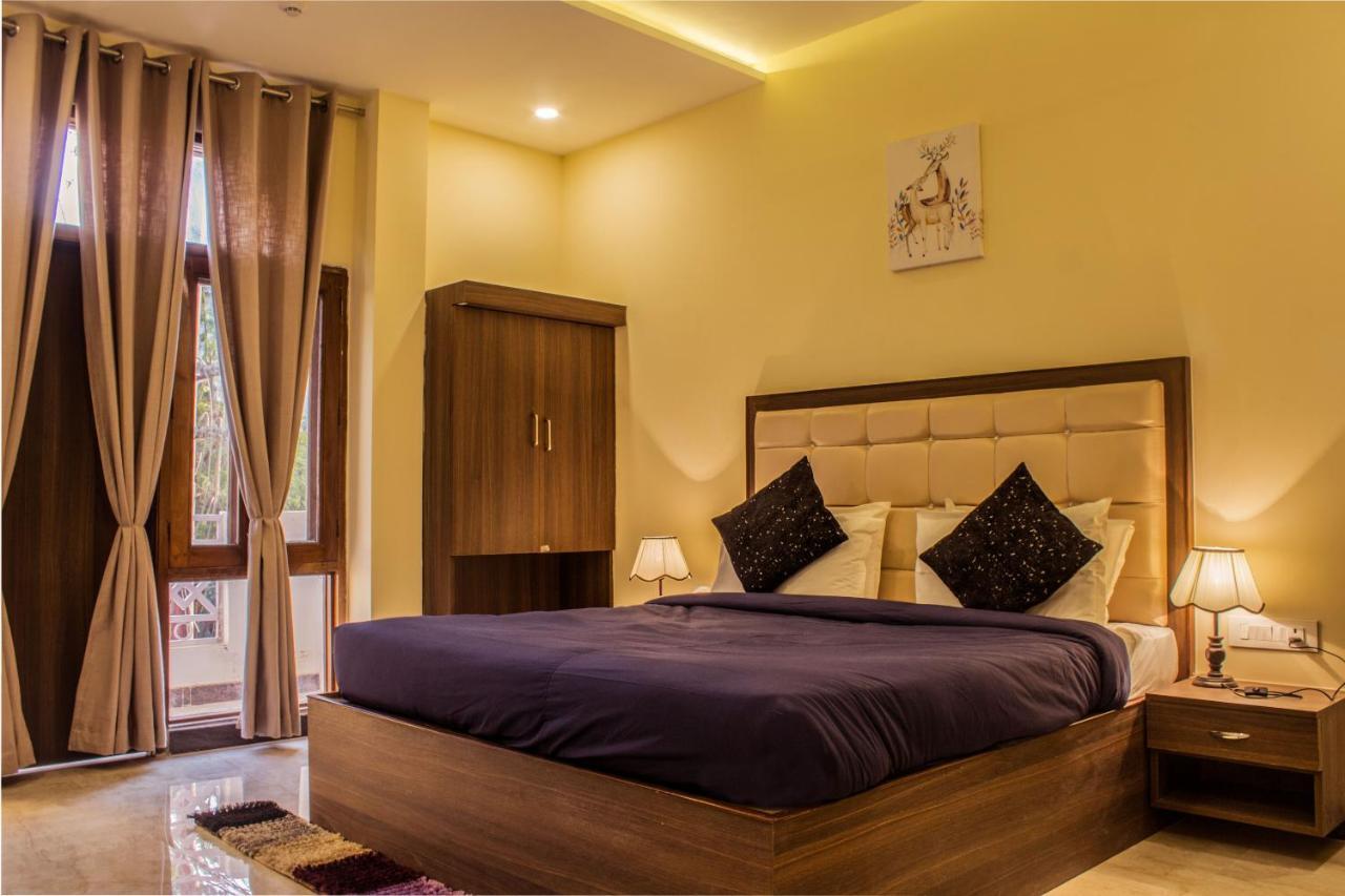Hotel Lav Kush International Varanasi Exterior photo